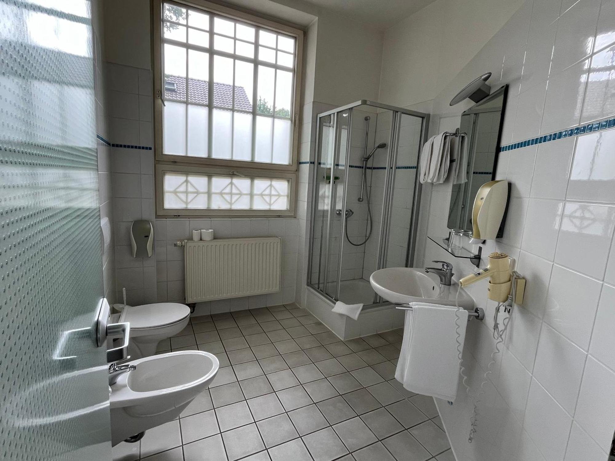 Hotel Hahn Gondelsheim Room photo